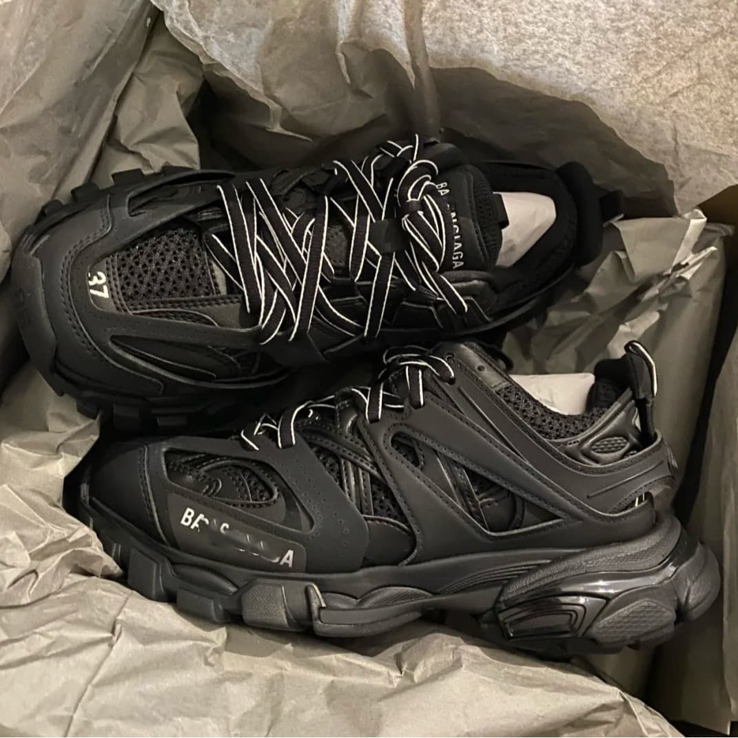 Paris track three generations 3.0 dad shoes men and women color thick bottom sports casual shoes couple black warrior Wenzhou shoes