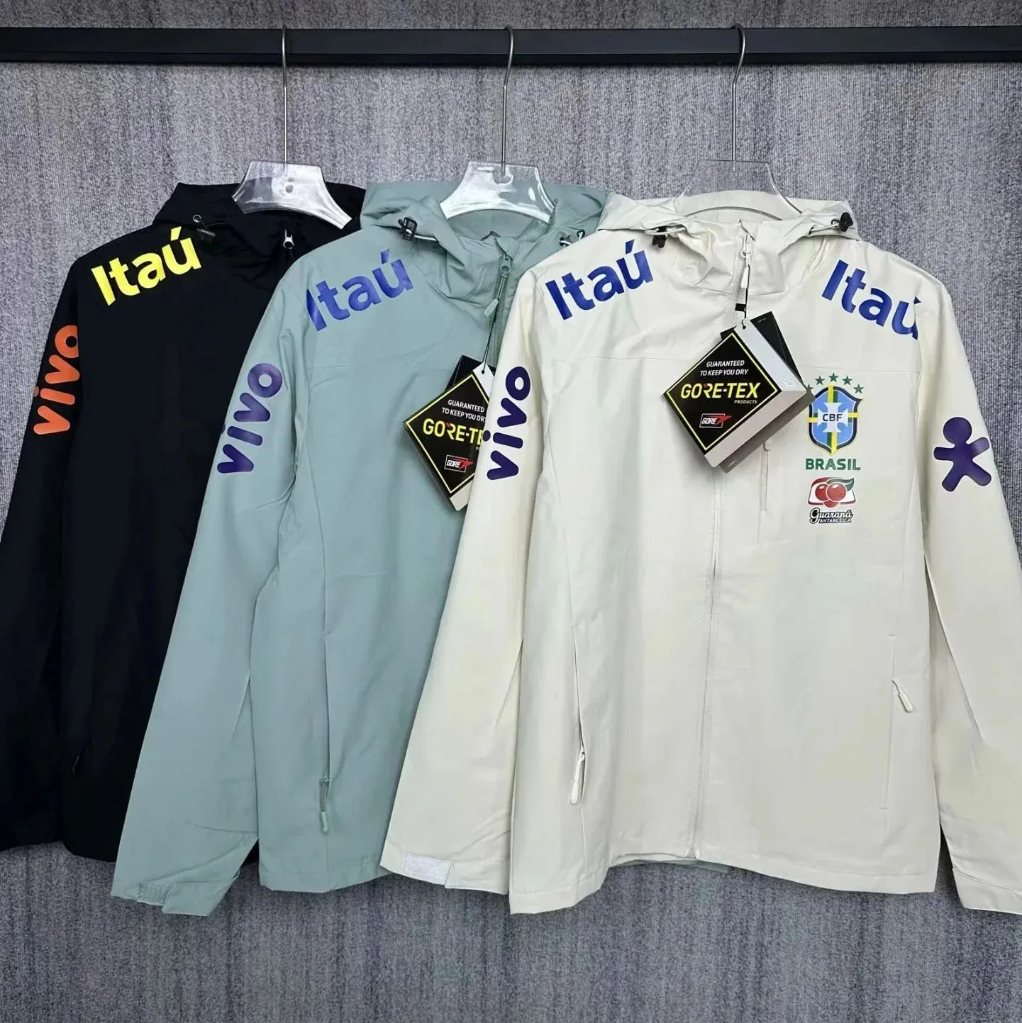 足球冲锋衣 (38) - Main product image by LJR-Christine